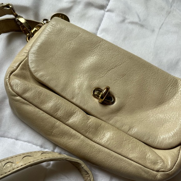 Henri Bendel Purse, Henri Bendel Cream Crossbody, Cream Bag - Picture 2 of 7
